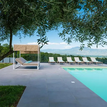 Nene - Luxus Und By Interhome Benazici